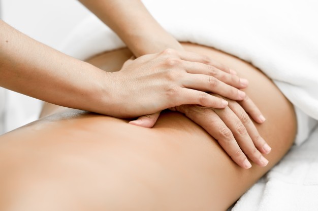massaggio decontratturante schiena roma prati